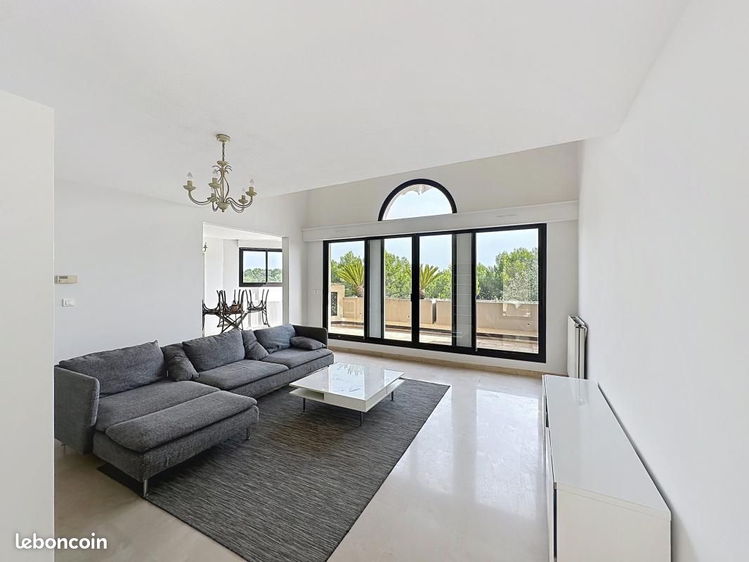 Appartement 4 pièces 117 m² · à Les Angles · 117 m² · 1 400 €/mois