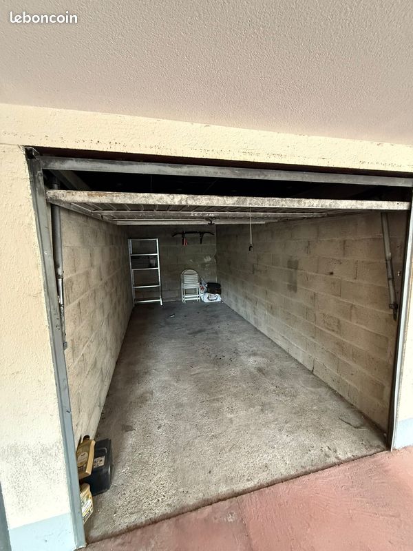 A LOUER - BOX FERME ET SECURISE - SAVIGNY-SUR-ORGE ( proche gare et RN7) (image 2)