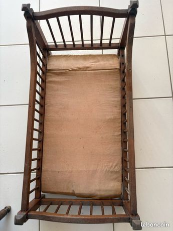 Ancien Berceau Lit à Bascule Pour Poupée – Métal Vintage – Fabrication Française