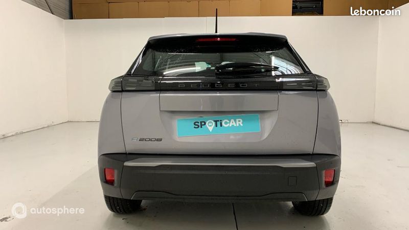 Peugeot 2008 e-2008 156ch Style (image 6)