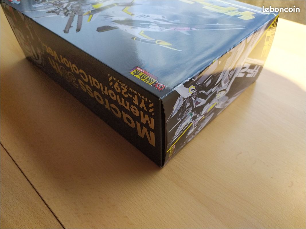 Figurine neuve : DX Chogokin Macross Frontier YF-29 Durandal Valkyrie (30th Anniversary Color) (image 6)