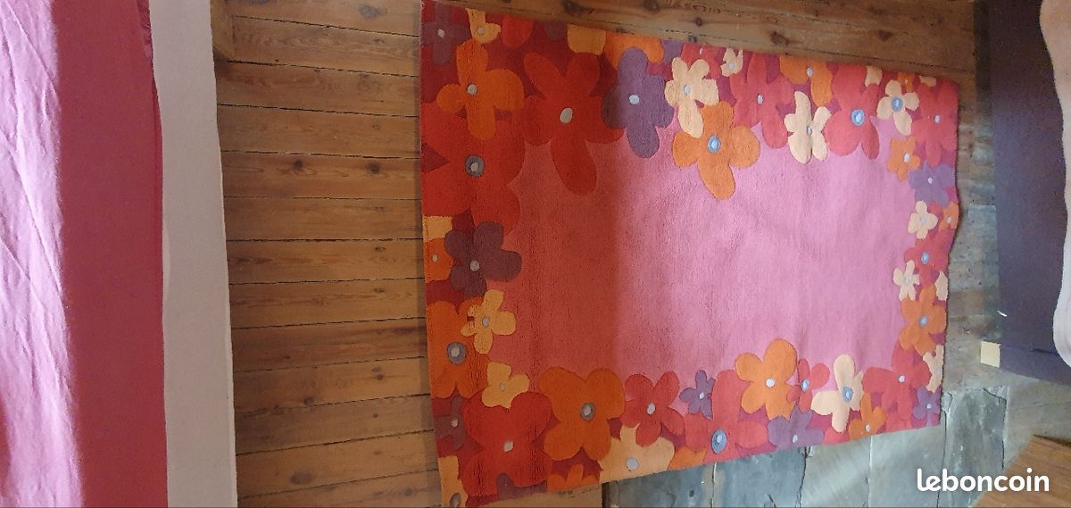 Joli tapis artisanal fleuri (image 1)