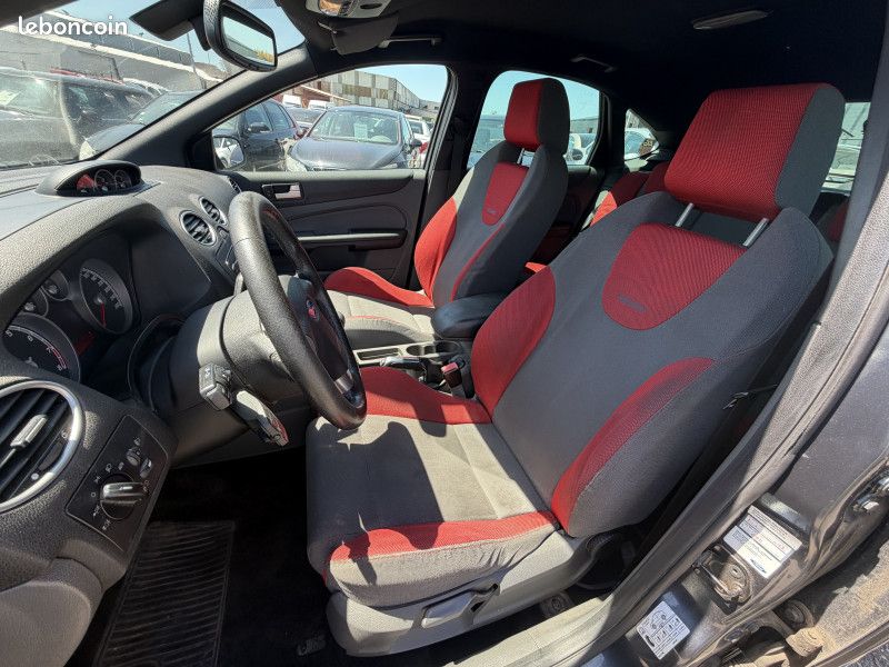 Ford FOCUS 2.5T 225CH ST 5P (image 10)