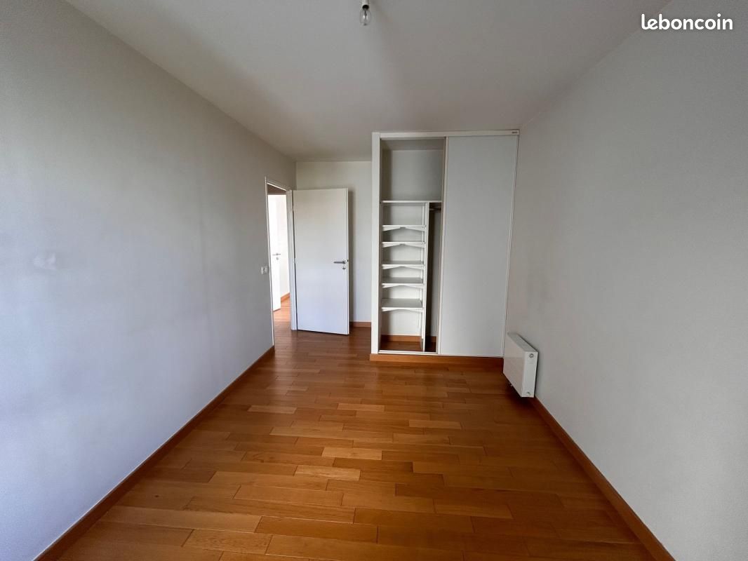 Appartement a louer saint-pierre-des-corps - 4 pièce(s) - 107 m2 - Surfyn