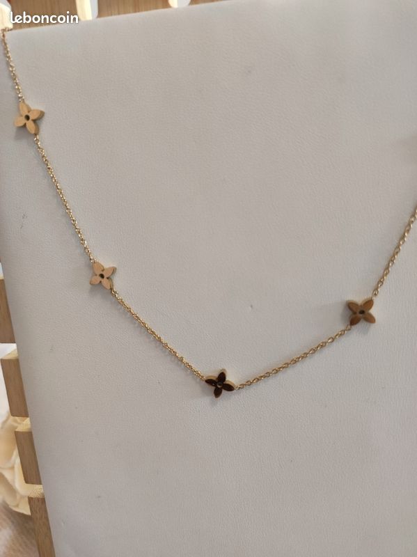 Collier (image 1)
