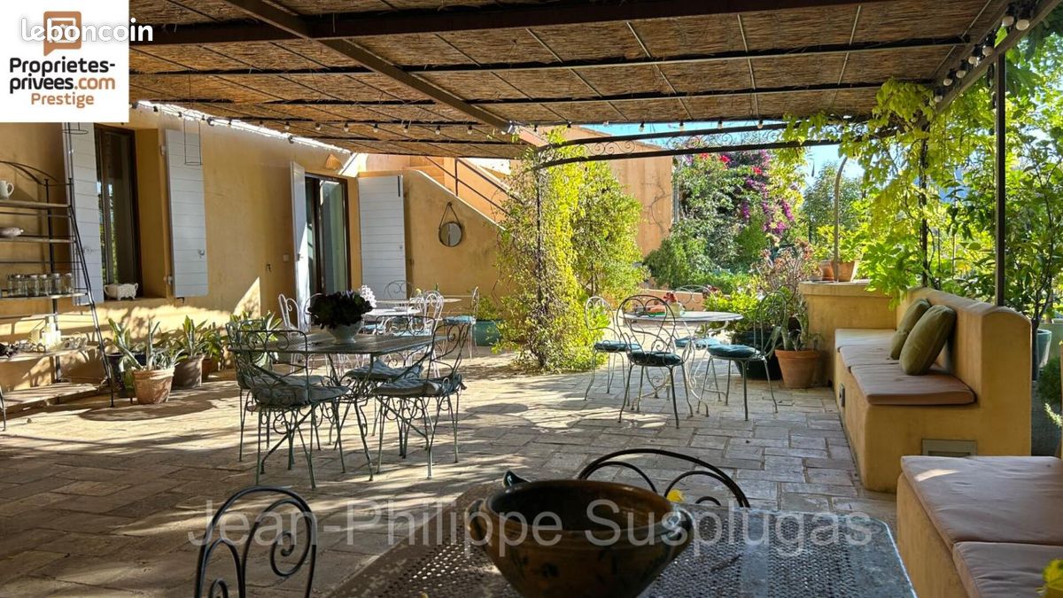 Maison 16 pièces 380 m² · à Saint-Cyr-sur-Mer · 380 m² · 1 850 000 €