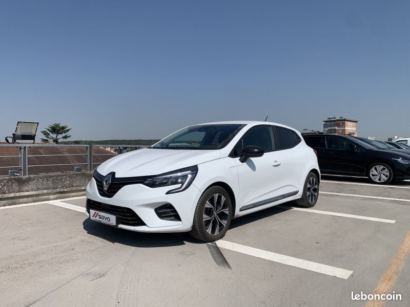 Renault CLIO V 1.6 E-TECH 145CH FULL HYBRID EVOLUTION (image 1)