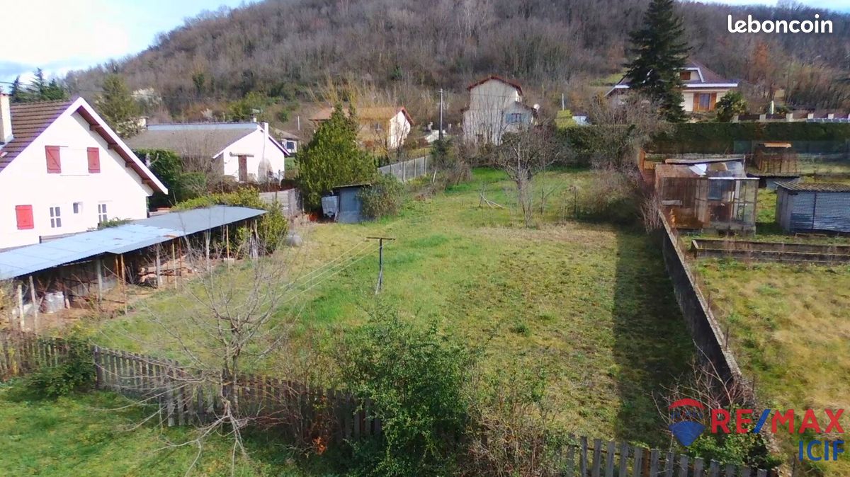 Terrain 837 m² · à Saint-Savin · 837 m² · 135 000 €