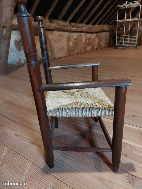 Patite chaise d'enfant en bois et paille (image 3)