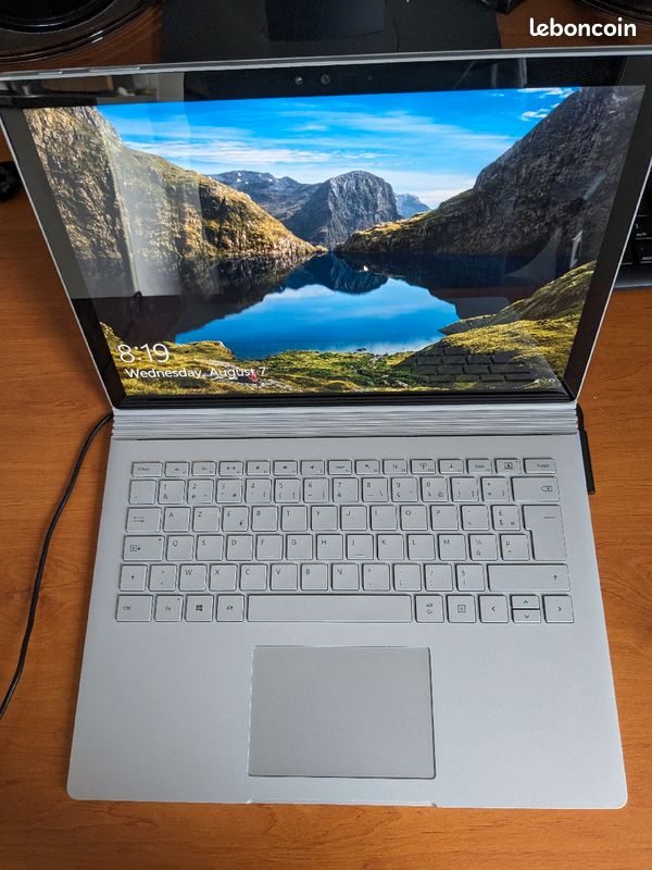 Microsoft surface book i7 8g 256g Nvidia gpu (image 1)