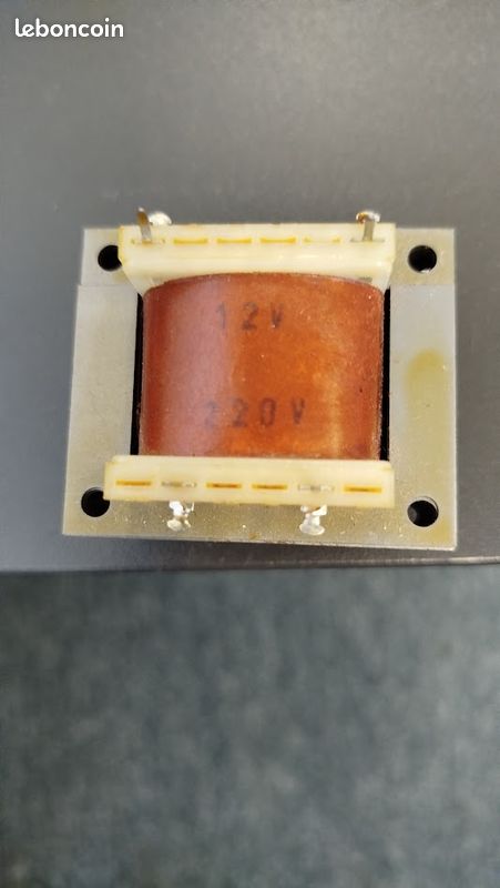 Transformateur 220/12 V (image 1)