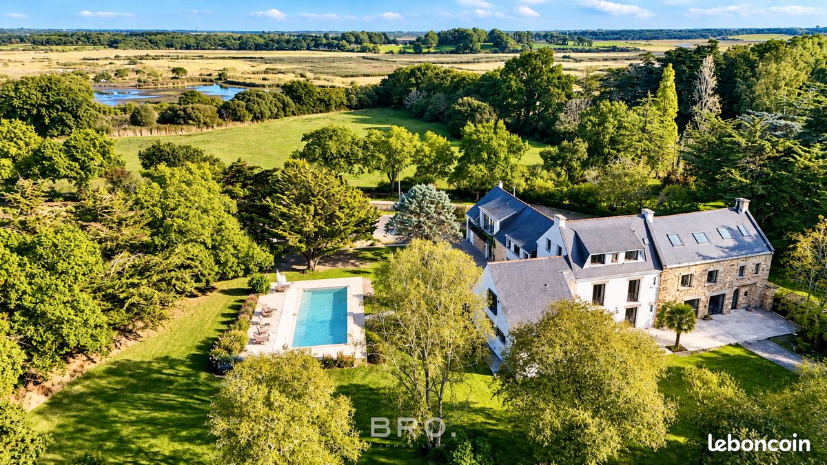 Maison 10 pièces 278 m² · à Surzur · 278 m² · 849 900 €