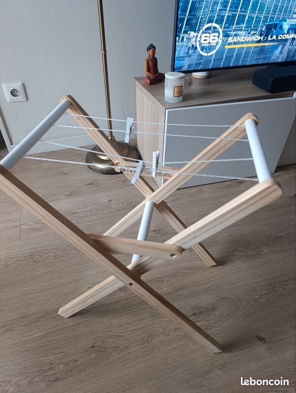 Étendage en bois enfant (image 1)