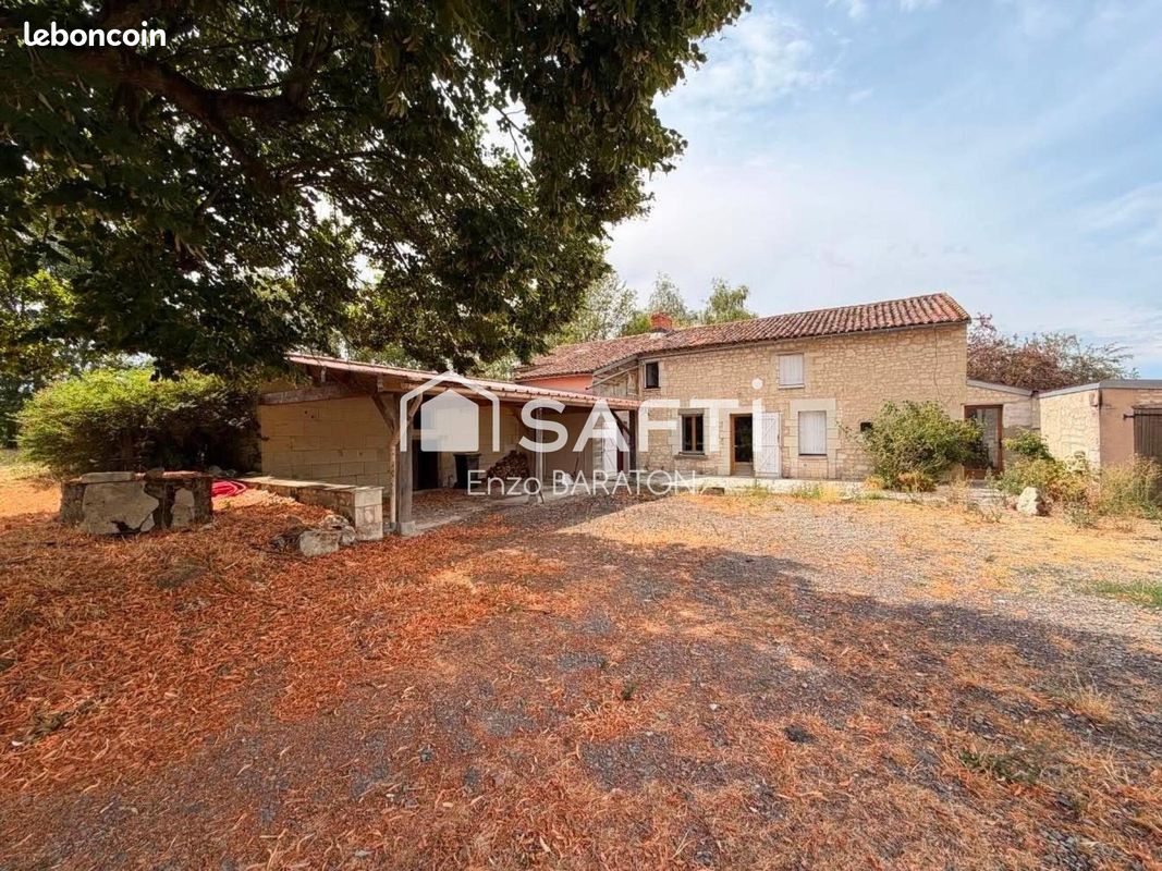Maison 6 pièces 152 m² · à Bournand · 152 m² · 179 000 €