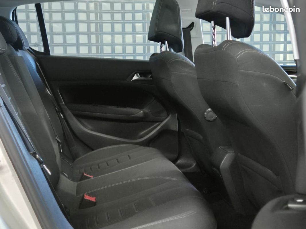 PEUGEOT 308 1.6 e-HDi 115ch FAP BVM6 Allure (image 12)