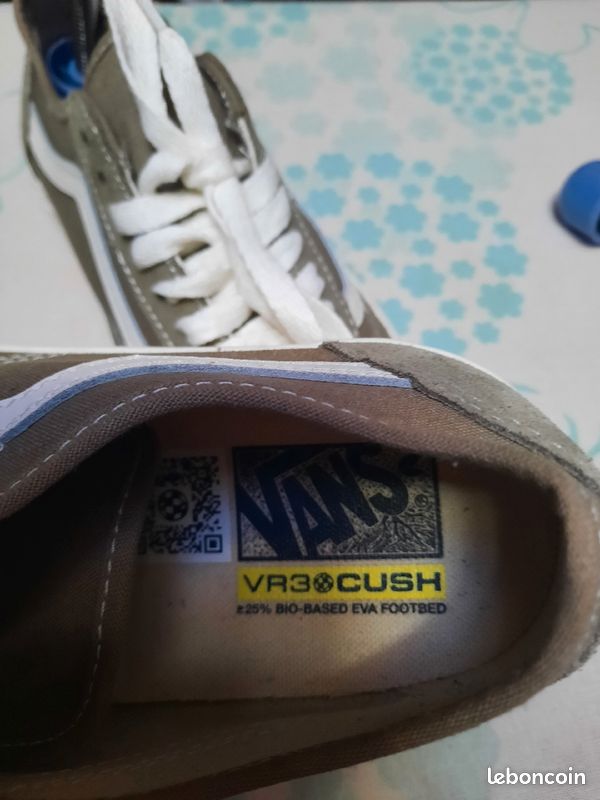 Vans neuves jamais portées livraison possible sur Vichy (image 2)
