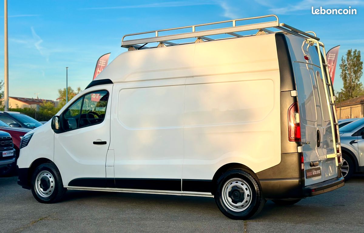 Renault Trafic L2 H2 2,0 BLUEDCI 150CV PACK GRAND CONFORT GPS APPLE CARPLAY + CLIMATISATION + LED + RADARS AR + GALERIE (image 5)