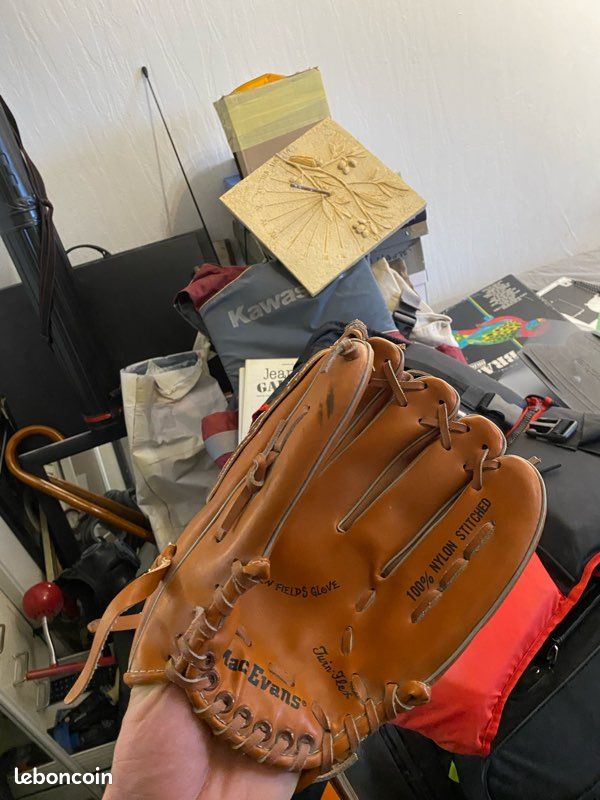 Lot De 2 Gants De Baseball Tous RHT - Tailles Et Couleurs Variables - Occasion