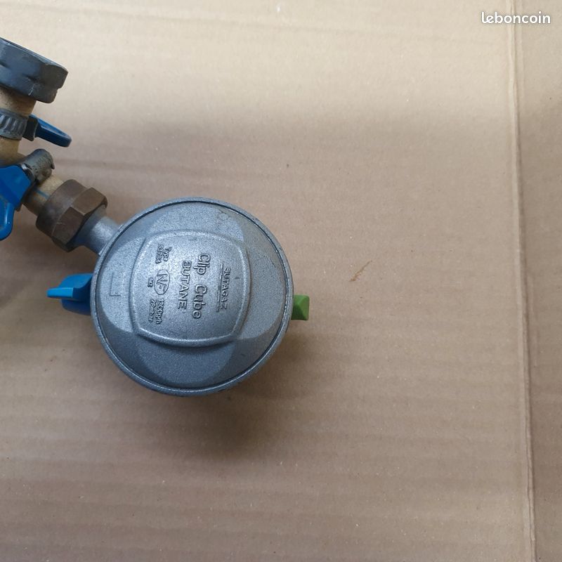 Détendeur gaz butane cube (image 1)