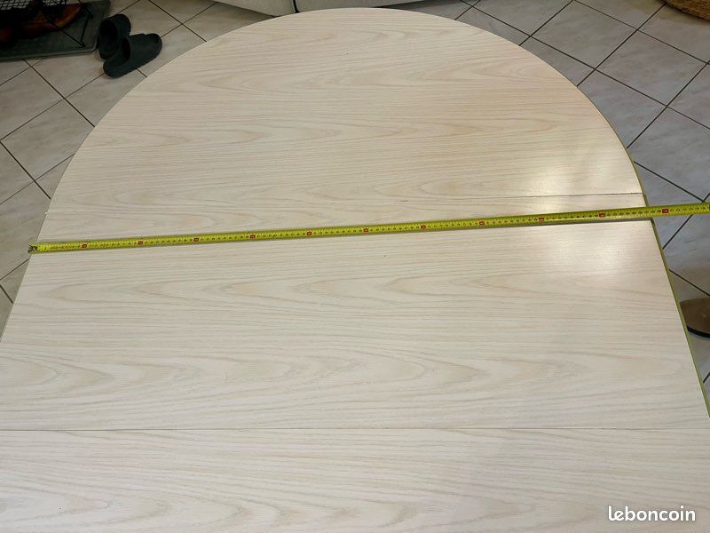 Table avec six chaises (image 8)