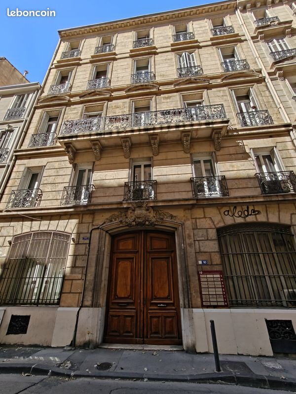 Appartement 6 pièces 180 m² · à Marseille · 180 m² · 1 750 €/mois
