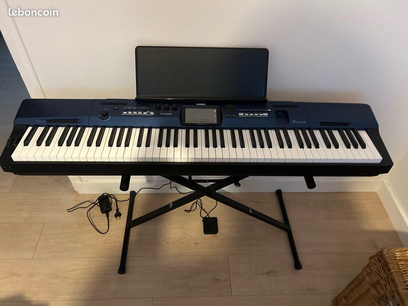 Piano Casio Privia PX560M Instruments de musique