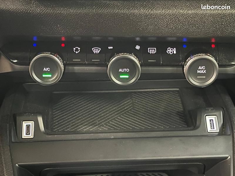 Citroen C4 Sté 1.5 BlueHDi 130ch Feel Nav Business R EAT8 (image 24)