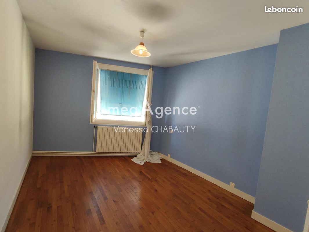 Maison 6 pièces 150 m² - Mirebeau 86110 (image principale 4)