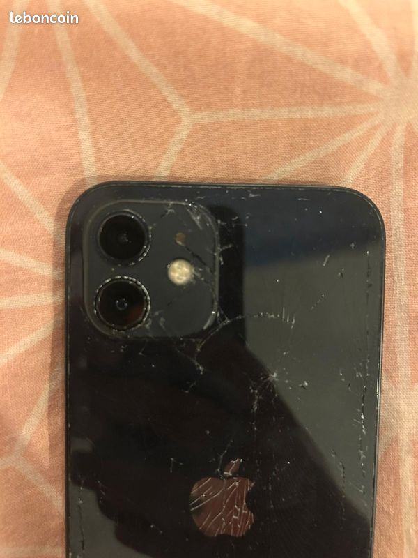 Iphone 12 (image 4)