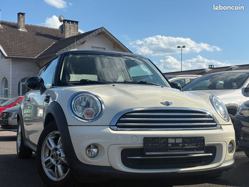 MINI mini Cooper 2 1.6 122ch manuelle 6 vitesses 2/3 portes - Climatisation - Jantes en alliage - Start/Stop automatique (image 2)