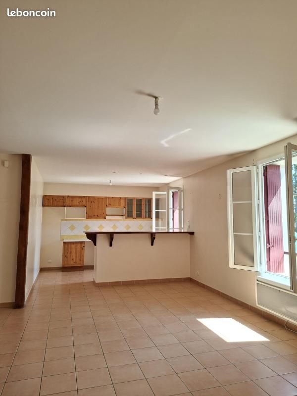 Appartement 4 pièces 102 m² · à Morangles · 102 m² · 989 €