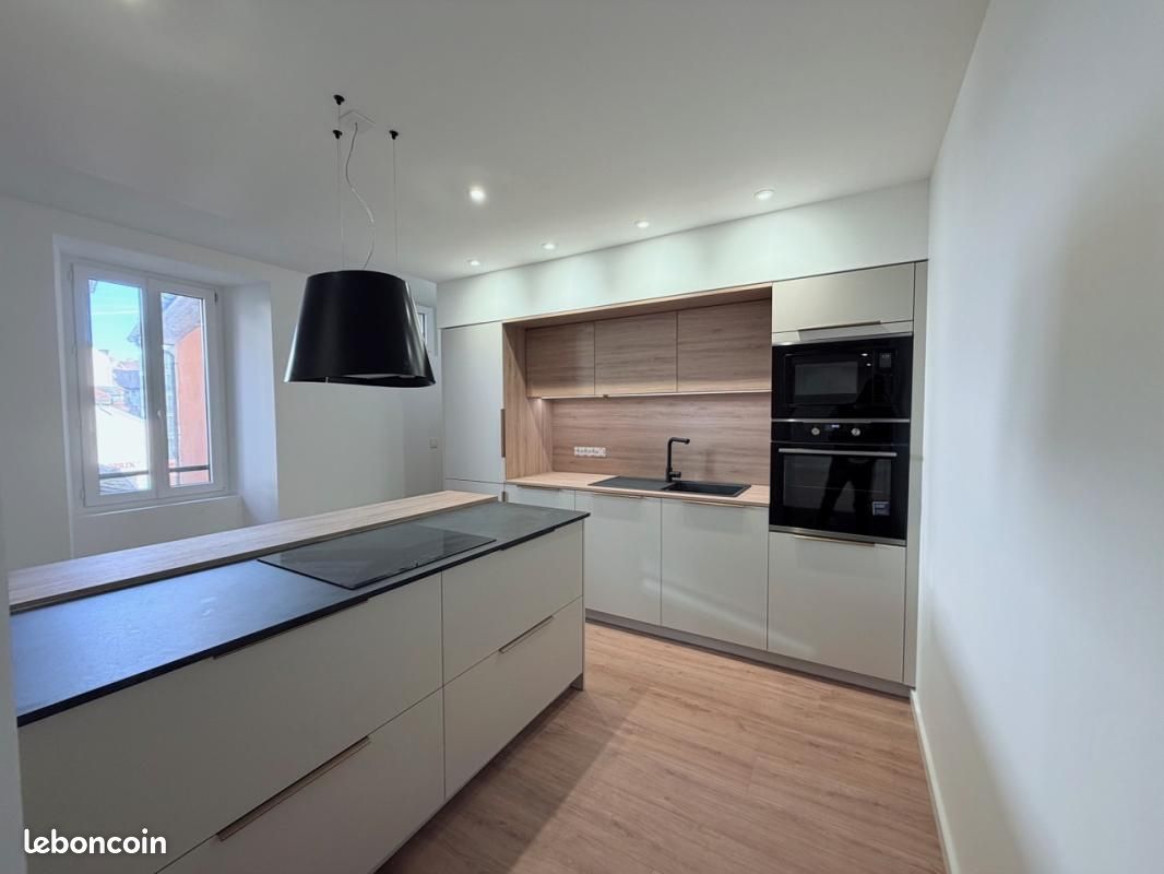 Appartement 3 pièces 97 m² · à Annecy · 97 m² · 670 000 €