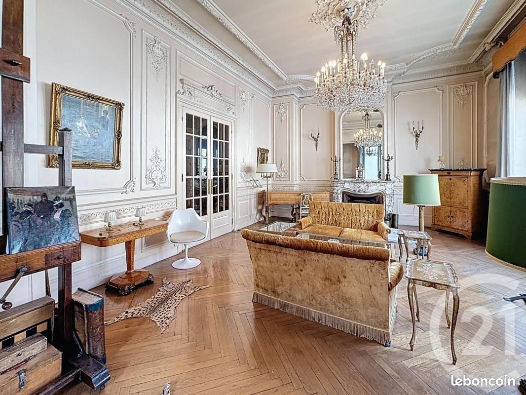 Appartement 4 pièces 170 m² · à Lyon · 170 m² · 2 500 €