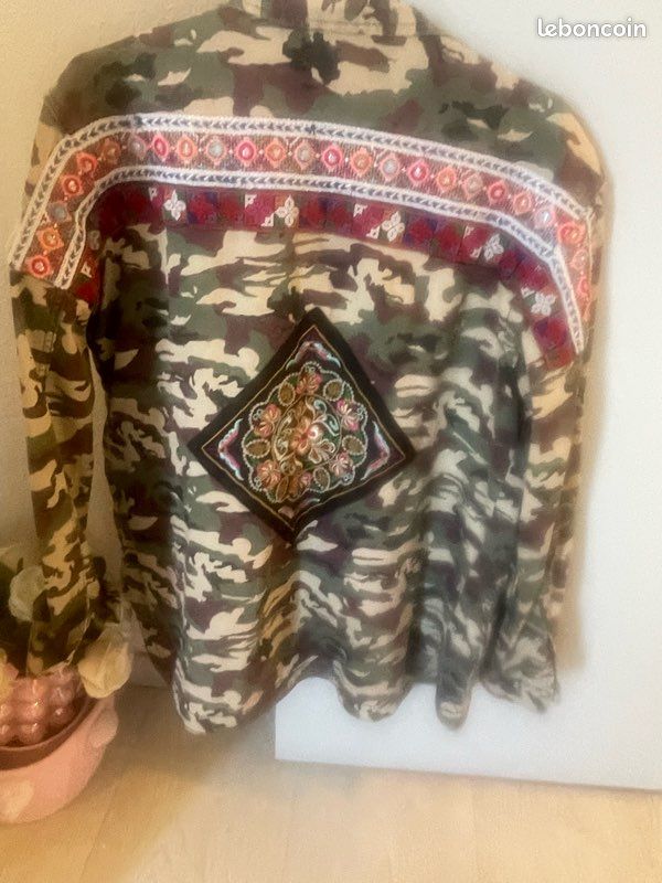 Jolie veste jean couleur kaki à fleurs 🌸 (image 2)