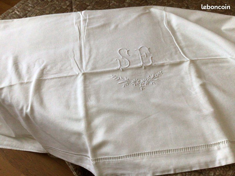 Draps anciens blancs, brodés avec monogramme S E (image 4)