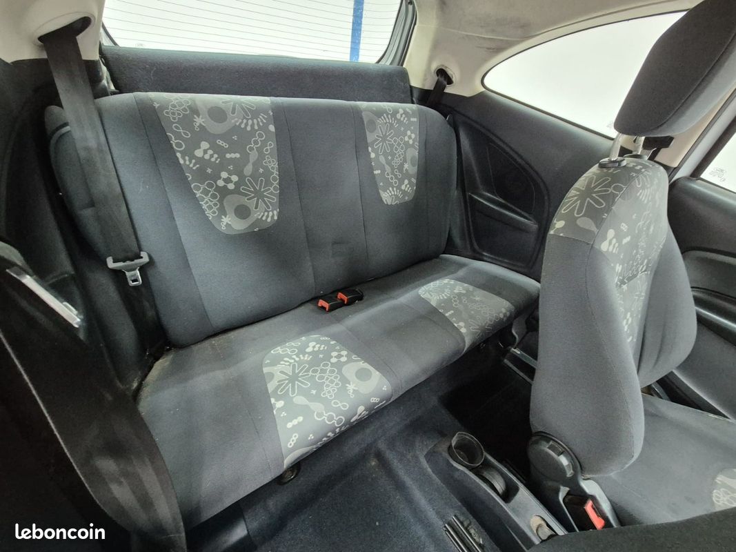 FORD KA 1.2 i 70 cv Trend (image 12)