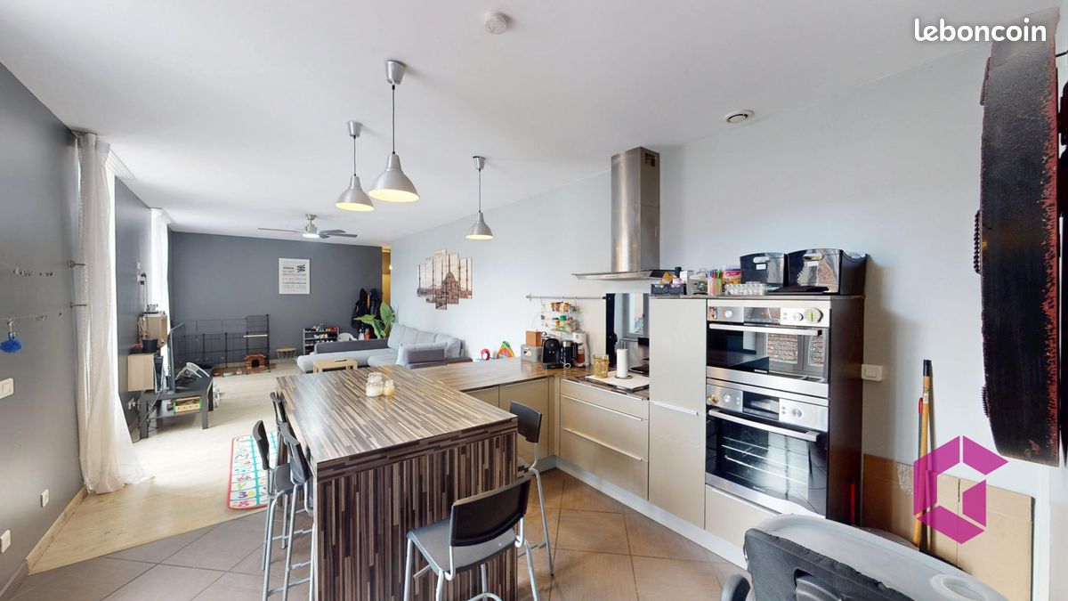 Appartement 4 pièces 80 m² · à Le Chambon-Feugerolles · 80 m² · 86 000 €