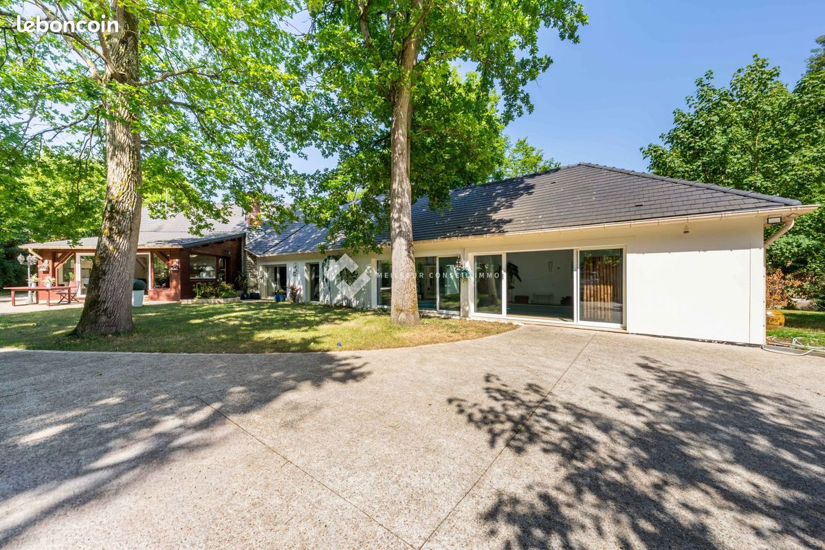Maison 10 pièces 378 m² · à Bois-le-Roi · 378 m² · 995 000 €