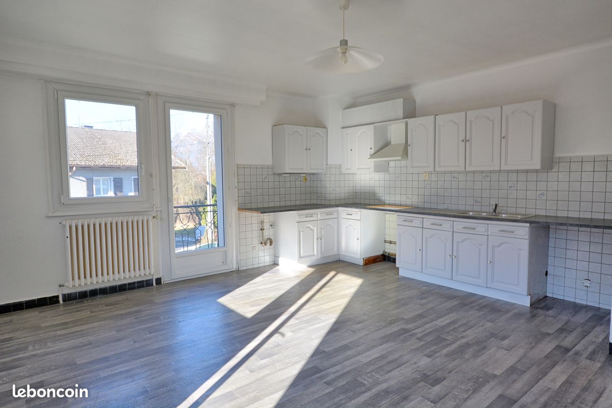 Appartement 5 pièces 215 m² · à Scionzier · 215 m² · 275 000 €