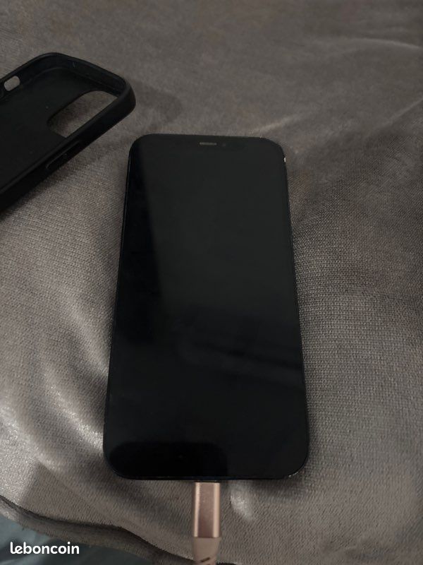 IPhone 12 bleu noir (image 1)