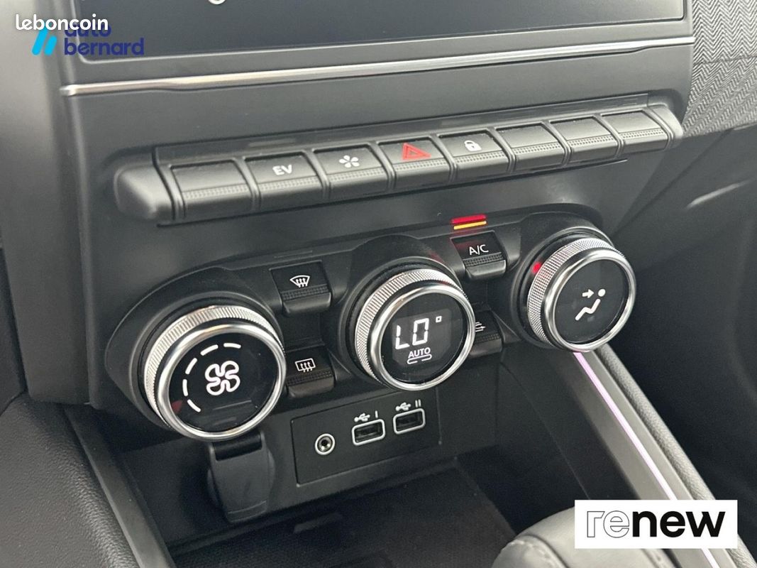 Renault Clio 1.6 E-Tech 145ch full hybrid Techno (image 15)
