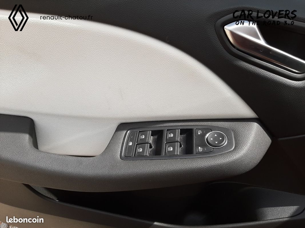 RENAULT Clio E-Tech hybride 145 Techno (image 16)