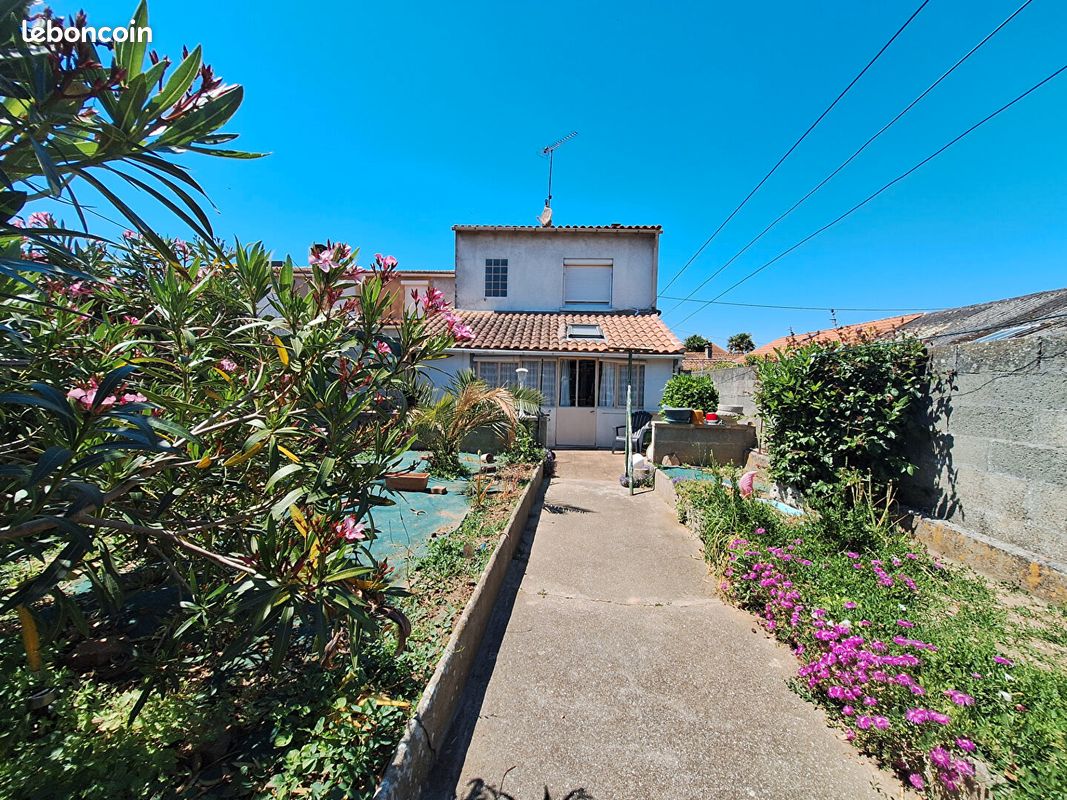 Maison 4 pièces 114 m² · à Rochefort · 114 m² · 170 000 €