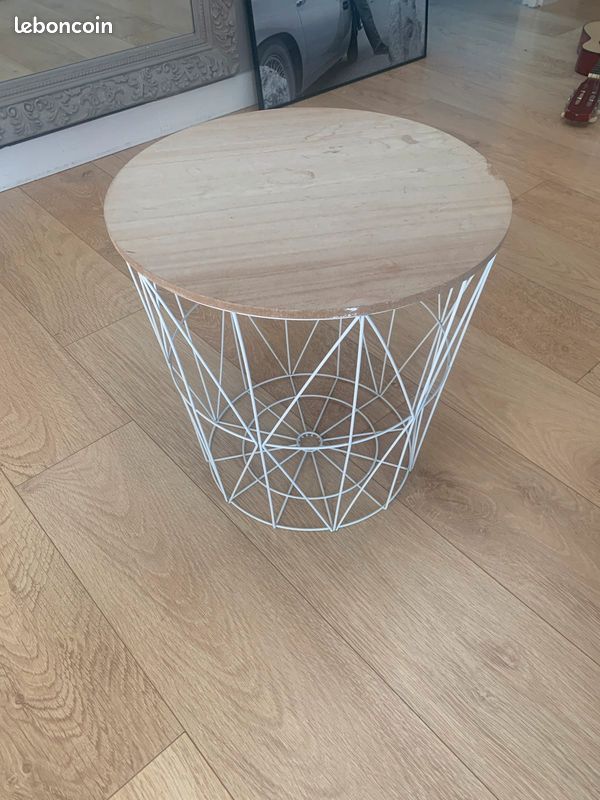 Petite table d’appoint (image 1)