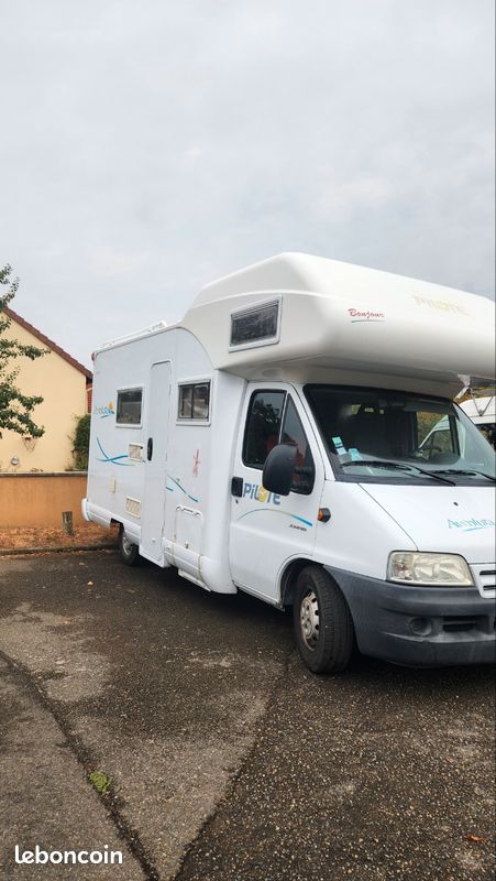 Camping car avec capucine (image 1)