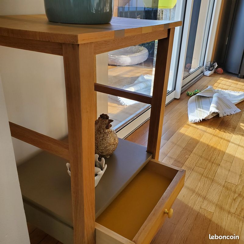 Petite table d´appoint (image 1)