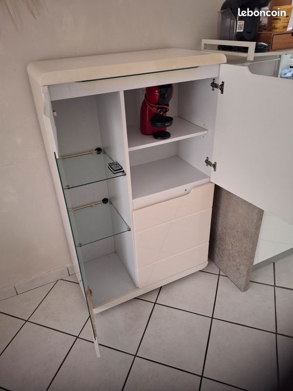 Meuble laqué blanc (image 2)