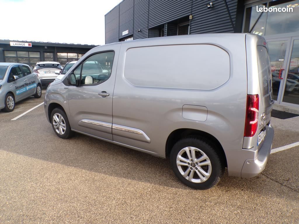 Toyota Proace City 1.5 D-4D 100 MEDIUM STYLE (image 4)