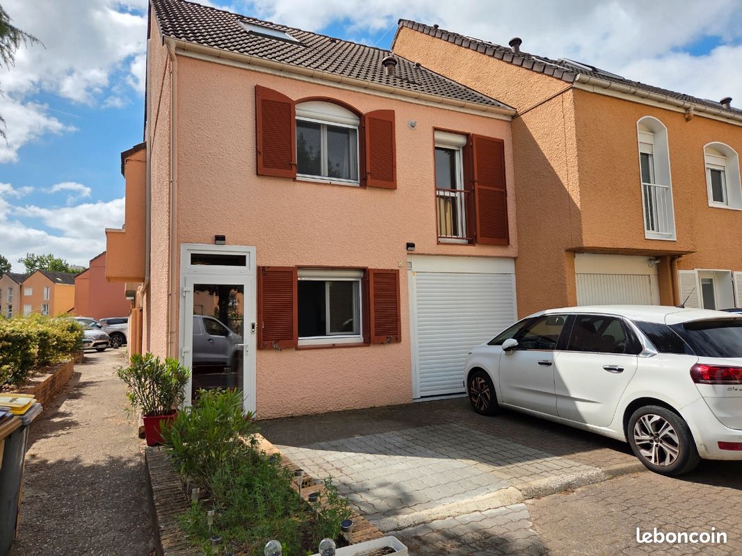 Maison 8 pièces 124 m² · à Montigny-lès-Cormeilles · 124 m² · 359 000 €