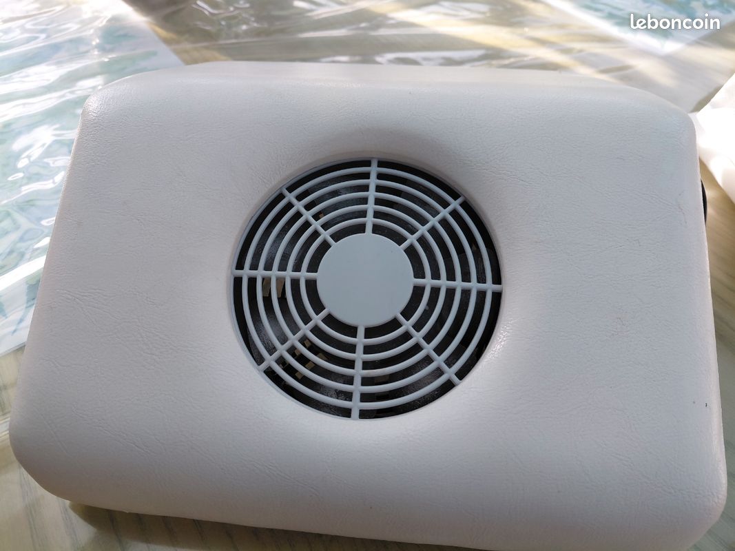 Aspirateur pour onglerie en plastique blanc (image 1)